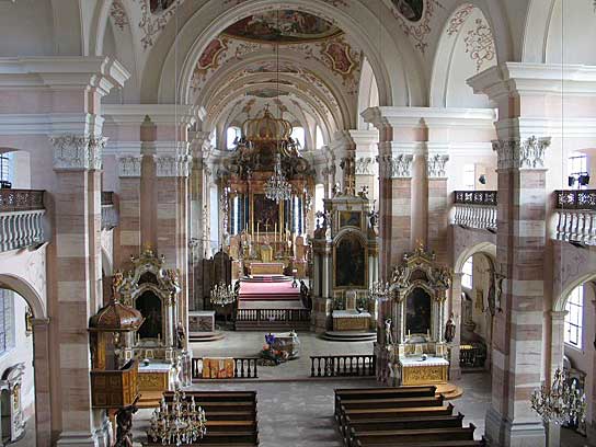 [bild] Église Abbatiale St Maurice ~ Vy över mittskeppet
