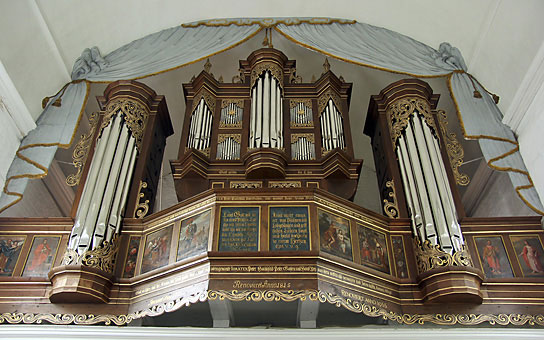 [bild] Schnitger-orgeln i Steinkirchen ~ Fasaden (foto © OAM)